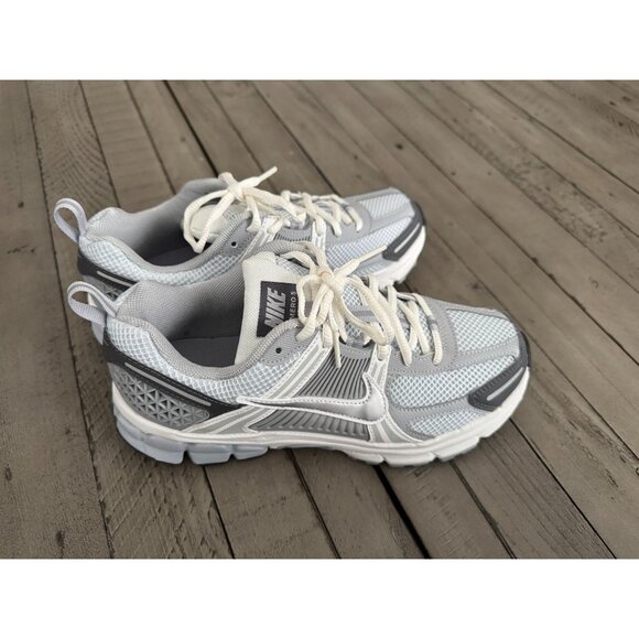 Mens Nike Vomero 5 Size 6- Pure Platinum/Metallic Silver - Picture 5 of 6